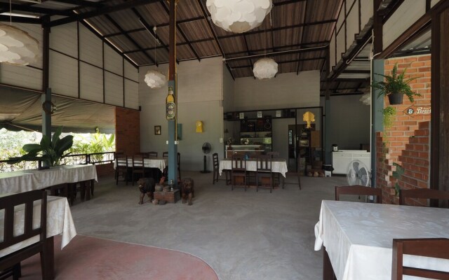 OYO 733 T Resort