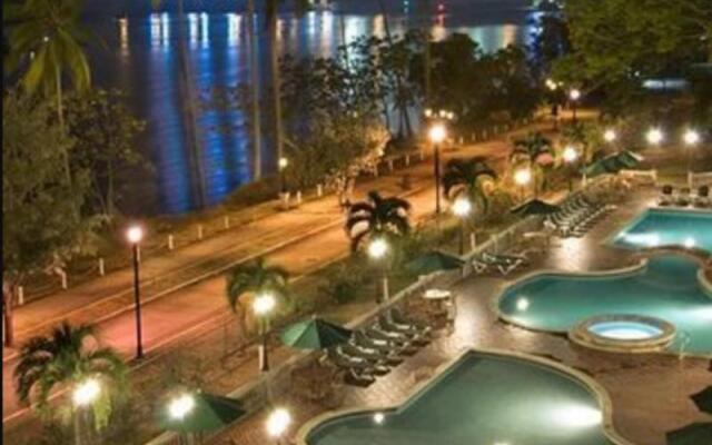 Radisson Hotel Panama Canal