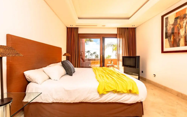 OleHolidays Torre Bermeja frente al mar y jacuzzi