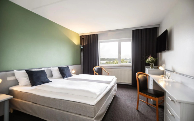 Good Morning + Bad Oldesloe Hotel