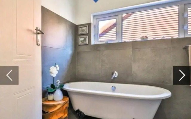 Relaxed holiday home with fire pit