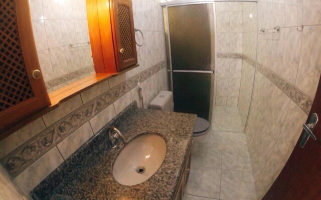 6 Bedroom House - 205