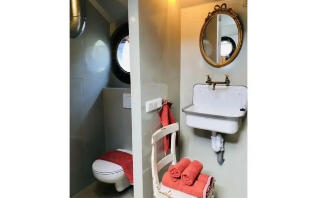 Houseboat Tante Piet