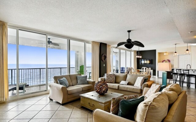 Oceania 705 3 Bedroom Condo by RedAwning