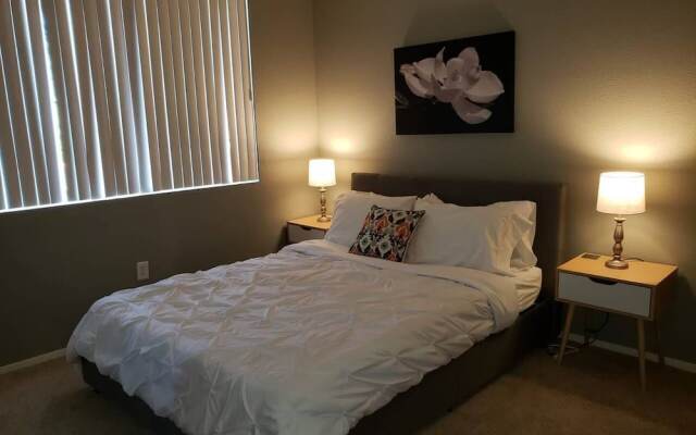 Beautiful & Quiet Apartment 15 Minutes From Strip