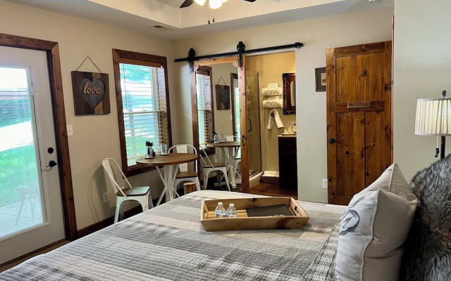 Walnut Waters Bed & Breakfast