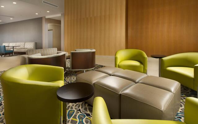 Holiday Inn Express & Suites Waco South, an IHG Hotel