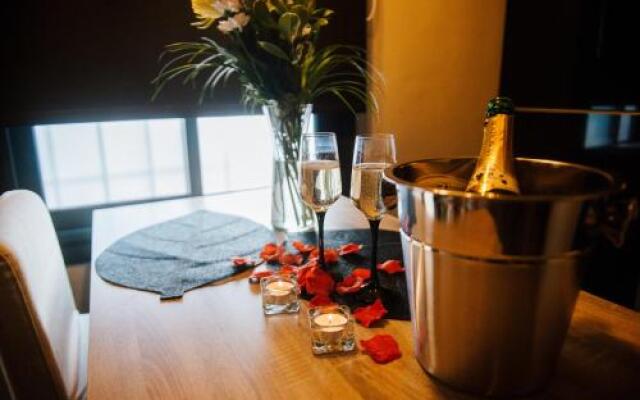 La Suite Romantique avec Jacuzzi au Cœur de Perpignan