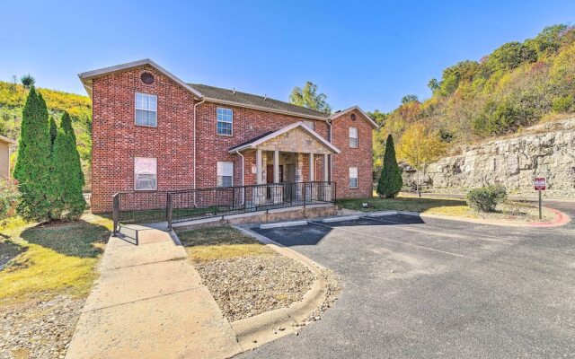 Branson Condo w/ Balcony: Near Silver Dollar City