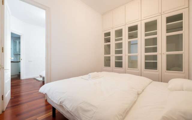 Stunning 4BR Apart in Sagrada Familia