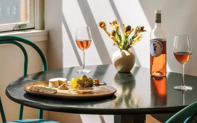 Stylish NOLA condos at 925 Common St