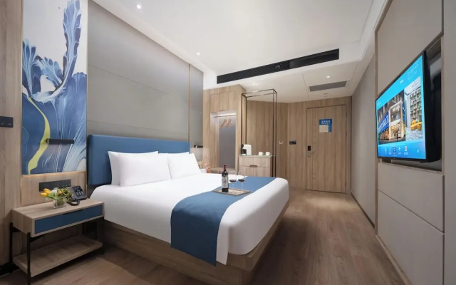 Naive S Hotel
