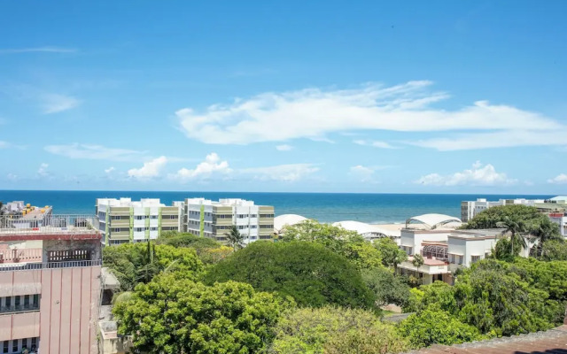 Stayz Inn near Marina Beach