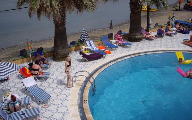 Maria' s Beach Apartments