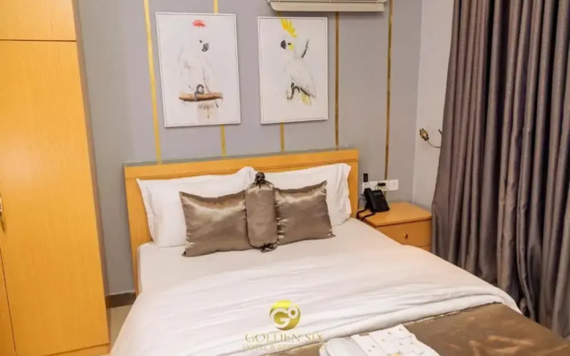 Golden Six Hotel & Restaurant