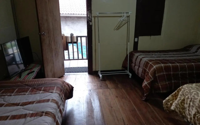 Montano Camping & Hostel
