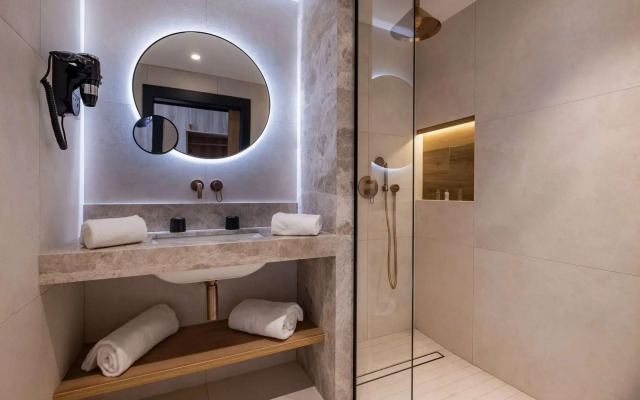 GOLDEN TULIP LYON OUEST TECHLID - Hotel & Spa