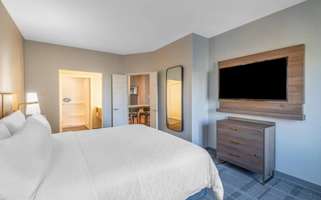 Staybridge Suites Phoenix - Glendale Sports Dist by IHG