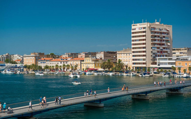 Urban Luxury Apartment