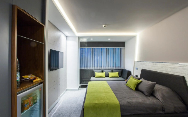 Zeniva Hotel