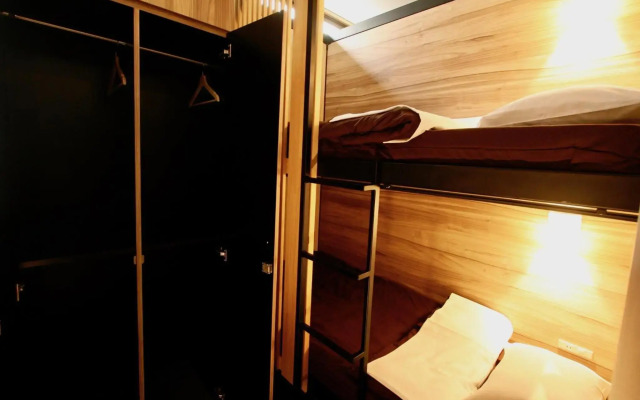 Namba Guesthouse HIVE - Hostel