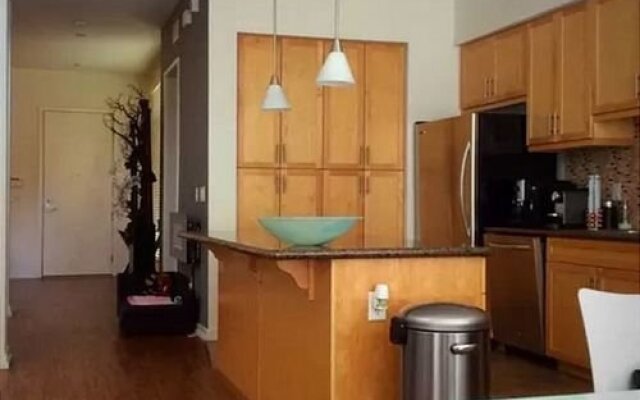 MDR Loft 1 Br condo by RedAwning