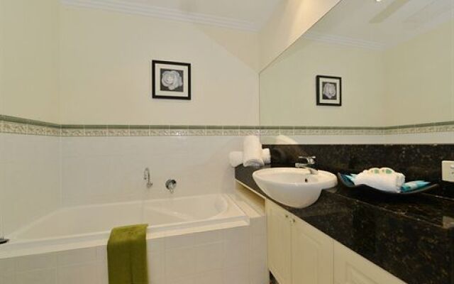 Atoll Close Port Douglas Holiday House