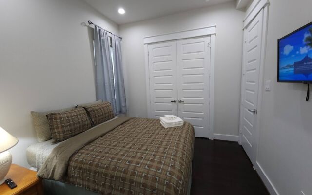 "modern 3bed Townhome. Near Nrg"