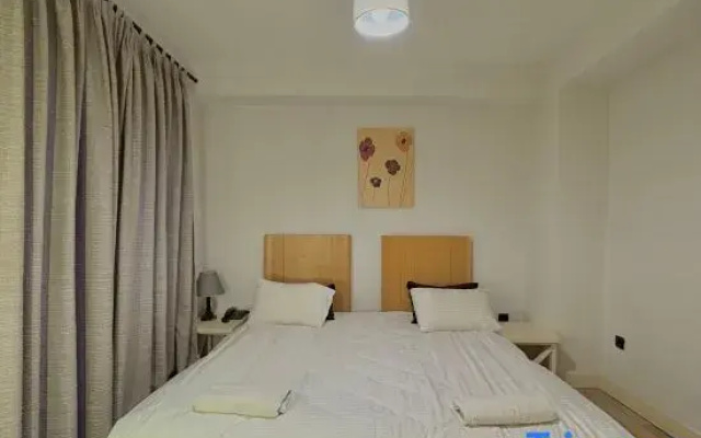 Taksim Square—1BR Deluxe Suite 03