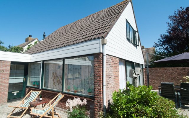 Attractive Holiday Home in Noordwijkerhout With Garden