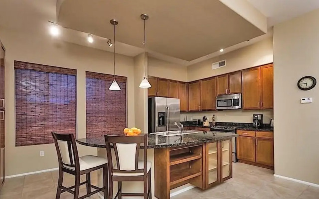 Glendale Getaway By Signature Vacation Rentals