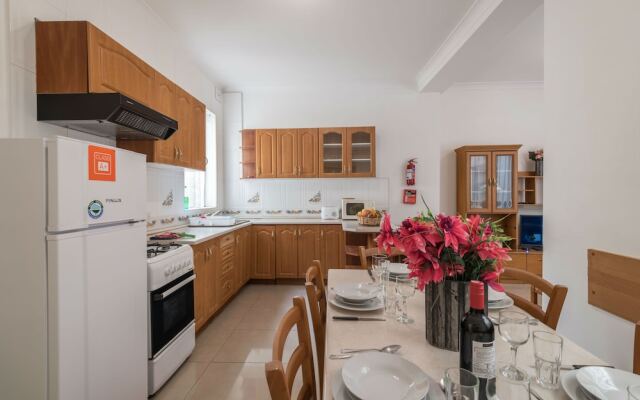 Getawaysmalta - Seaspray Penthouse in St Julians Close to Paceville Nightlife