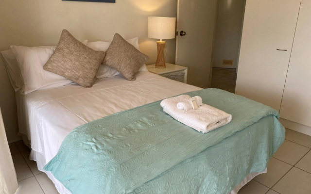 Belvedere Apartments – Guest Rooms – Golden Beach