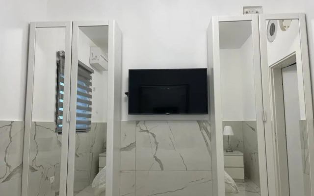 Best Apartment TEL AVIV CENTER 50Meters from the beach/PARKING