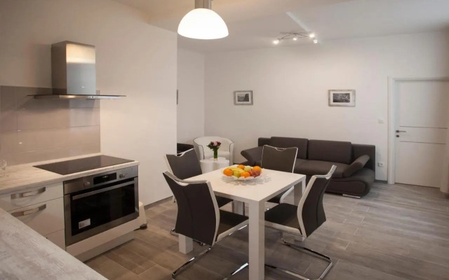 Old Square Apartment