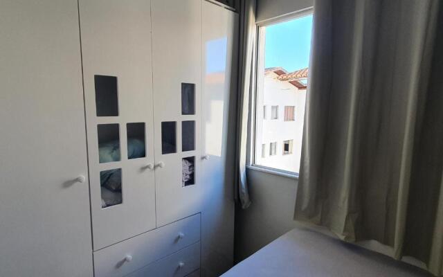 APÊ NOVO! top. 2 quartos c/ar condicionado. 300MB.