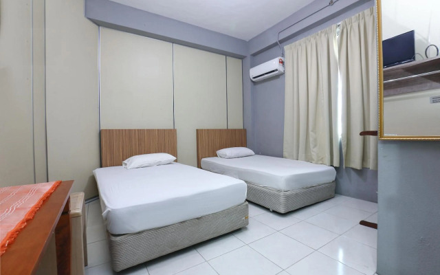 SPOT ON 89796 D'noor Budget Inn