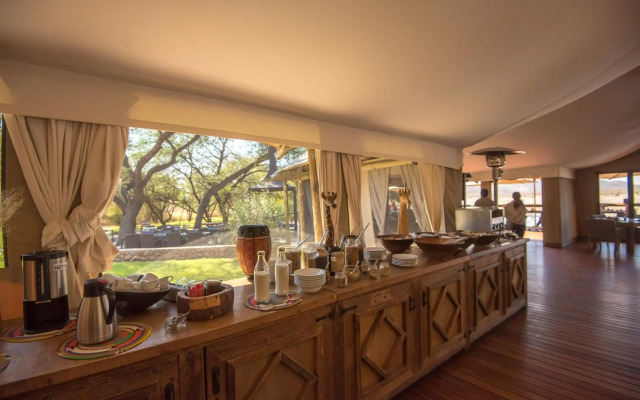Tau Game Lodge