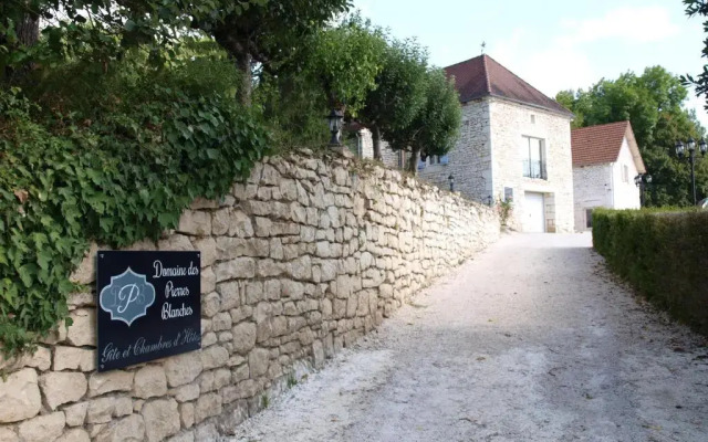 Domaine des Pierres Blanches - Gite La Salamandre