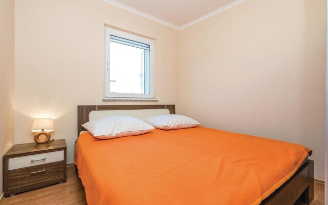 Amazing Apartment in Povljana With 2 Bedrooms