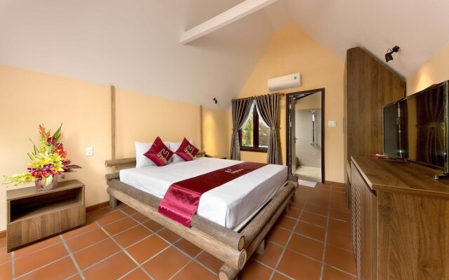 La Paloma Resort