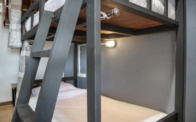 OYO 736 Green Poshtel