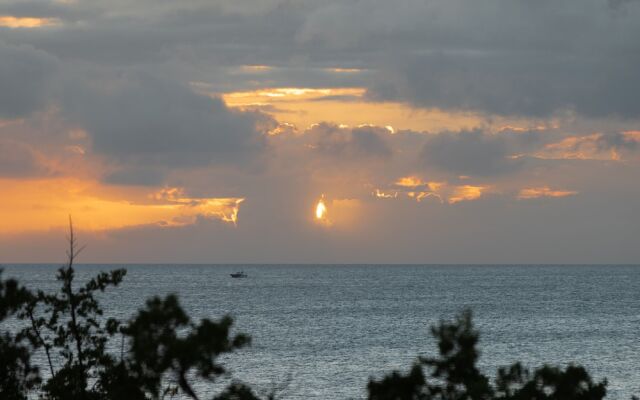 Red Sunset Beach Club