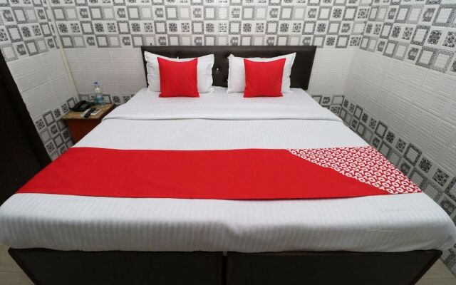 OYO 28409 Hotel Big City