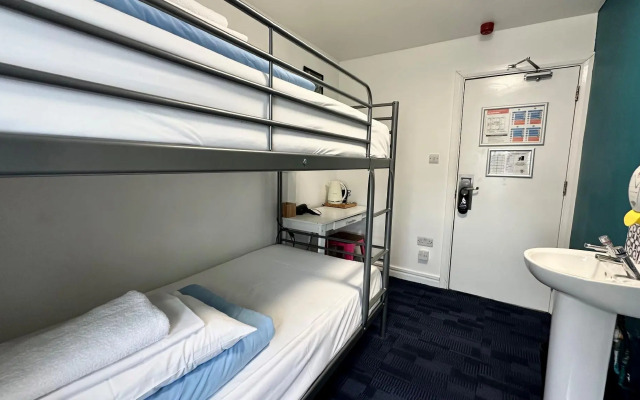 Smart Hyde Park Inn Hostel