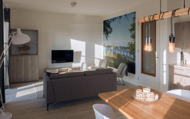 Modern Apartment 2 Bath Rooms, Close to Lake Veere