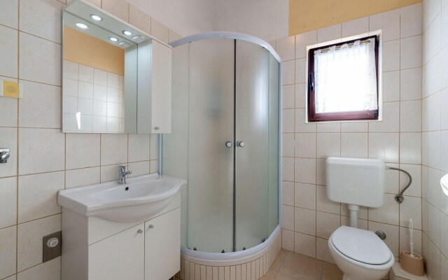 Beautiful Apartment in Razanac With 2 Bedrooms and Wifi