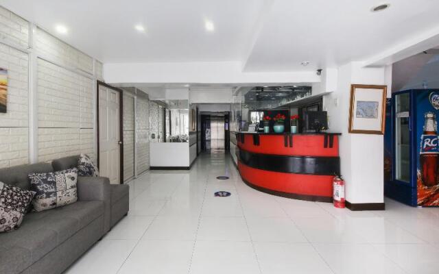 OYO 894 Cosmo Hotel P Campa Manila