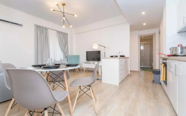 Modern flat in Central Athens #4