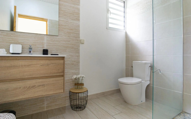 Résidence ZEN & CALM immense HAUT DE VILLA F4 avec piscine